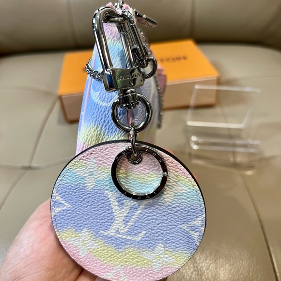 Louis Vuitton🔹Escale pastel mini pochette accessoires only - Picture 8 of 12